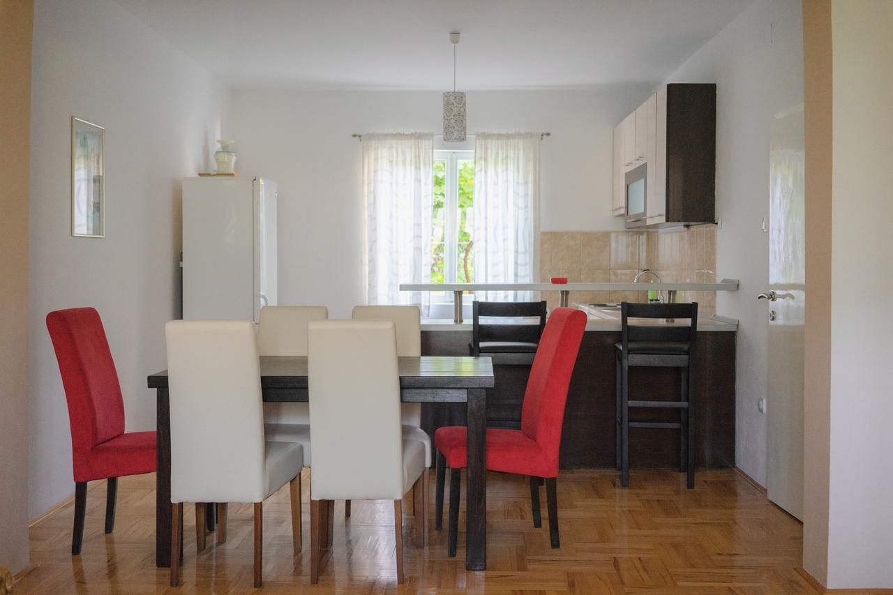 Apartment Maric Требинє Екстер'єр фото